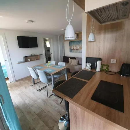 Beach House Beta With Pool, Jacuzzi, Playground & Bbq In An Olive Grove With A Beach, Pomer - Istria *