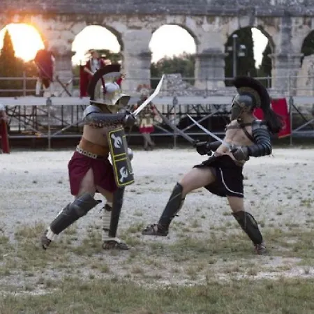 Beach House Beta With Pool, Jacuzzi, Playground & Bbq In An Olive Grove With A Beach, Pomer - Istria *