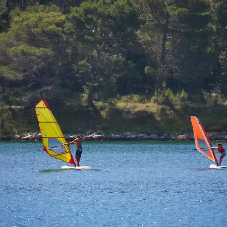 Beach House Beta With Pool, Jacuzzi, Playground & Bbq In An Olive Grove With A Beach, Pomer - Istria *