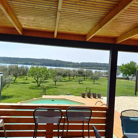 Vikendica Beach House Beta With Pool, Jacuzzi, Playground & Bbq In An Olive Grove With A Beach, Pomer - Istria Pula
