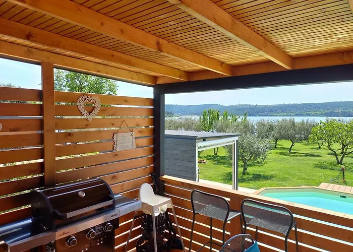House Beta With Pool, Jacuzzi, Playground & Bbq In An Olive Grove With A Beach, Pomer - Istria Ferienhaus Pula