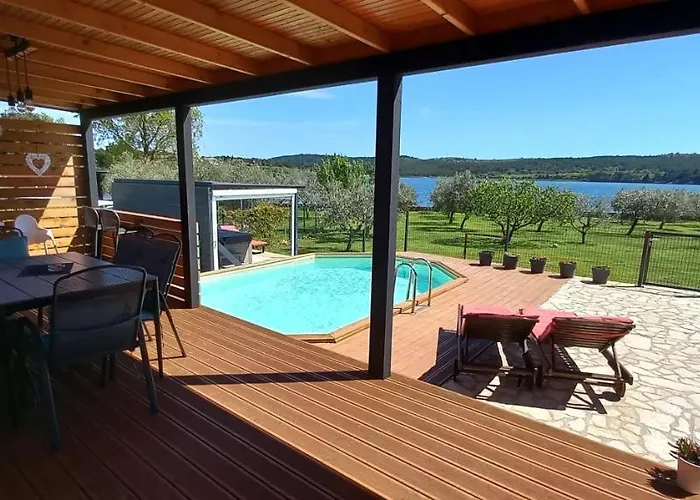 House Beta With Pool, Jacuzzi, Playground & Bbq In An Olive Grove With A Beach, Pomer - Istria Prázdninový dům