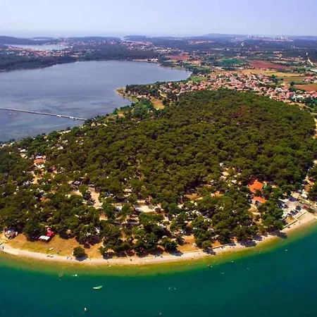 別荘 House Beta With Pool, Jacuzzi, Playground & Bbq In An Olive Grove With A Beach, Pomer - Istria プーラ