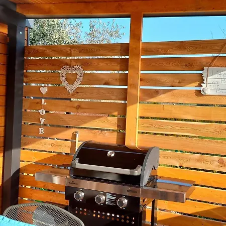 House Beta With Pool, Jacuzzi, Playground & Bbq In An Olive Grove With A Beach, Pomer - Istria 別荘
