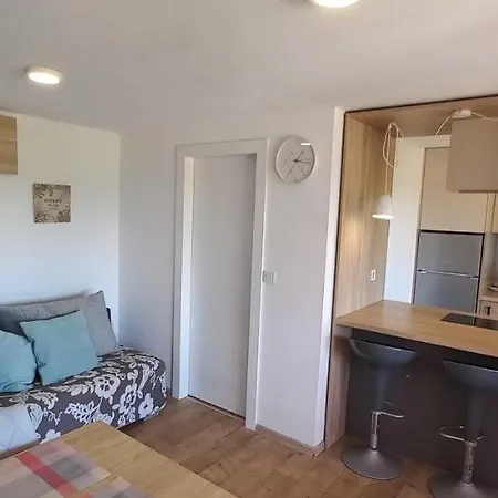 House Beta With Pool, Jacuzzi, Playground & Bbq In An Olive Grove With A Beach, Pomer - Istria