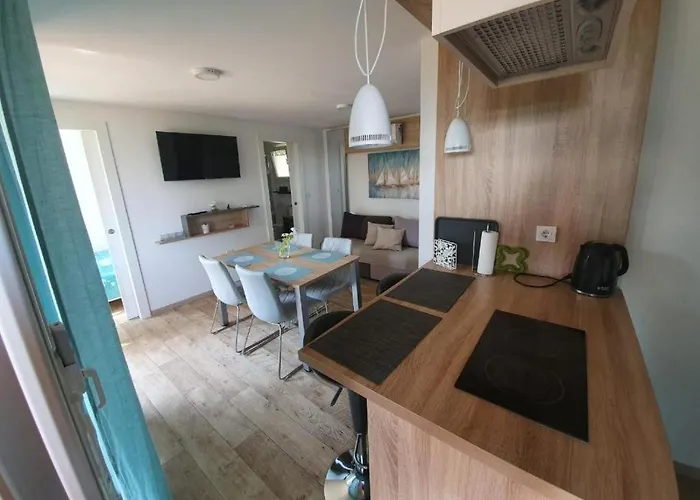 Beach House Beta With Pool, Jacuzzi, Playground & Bbq In An Olive Grove With A Beach, Pomer - Istria *