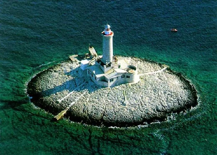 Beach House Beta With Pool, Jacuzzi, Playground & Bbq In An Olive Grove With A Beach, Pomer - Istria *