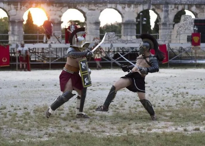 Beach House Beta With Pool, Jacuzzi, Playground & Bbq In An Olive Grove With A Beach, Pomer - Istria *