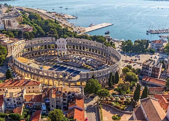 Holiday home Beach House Beta With Pool, Jacuzzi, Playground & Bbq In An Olive Grove With A Beach, Pomer - Istria *