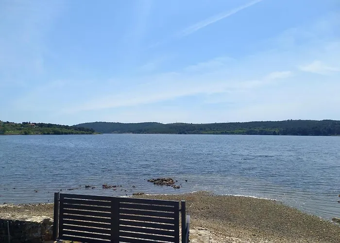 Beach House Beta With Pool, Jacuzzi, Playground & Bbq In An Olive Grove With A Beach, Pomer - Istria *