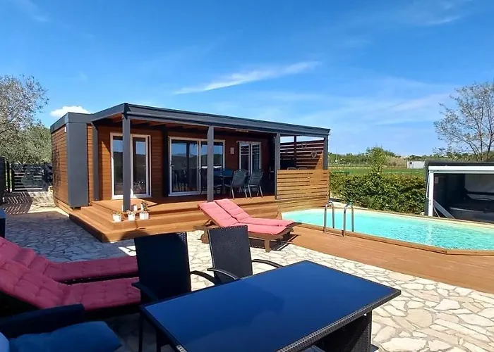 House Beta With Pool, Jacuzzi, Playground & Bbq In An Olive Grove With A Beach, Pomer - Istria Ferienhaus Pula