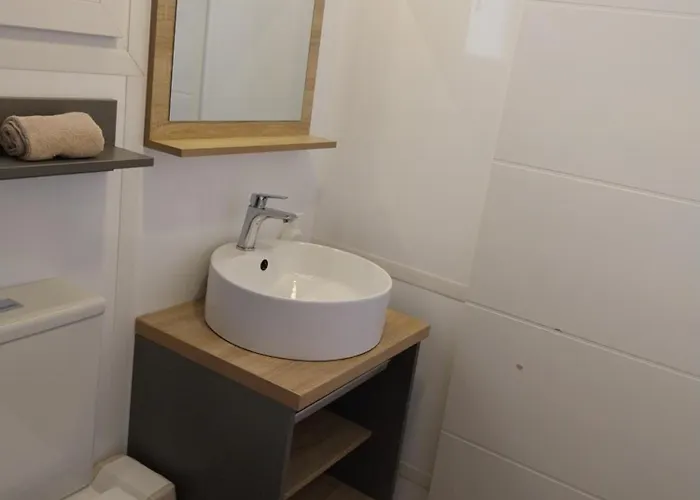 Holiday home Beach House Beta With Pool, Jacuzzi, Playground & Bbq In An Olive Grove With A Beach, Pomer - Istria Pula