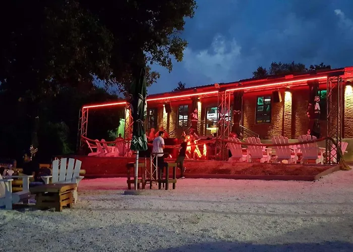 Beach House Beta With Pool, Jacuzzi, Playground & Bbq In An Olive Grove With A Beach, Pomer - Istria * Pula